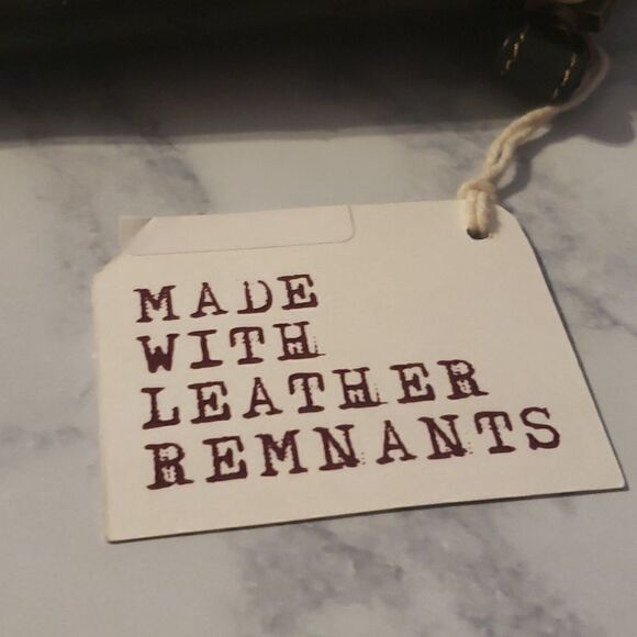 NWT Vaan & Co. Wallet and Phone Holder - Picture 8 of 9